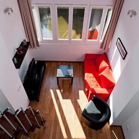 Apartment Centre *